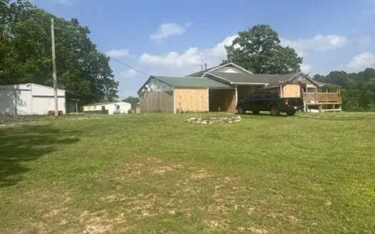 Large Home, Flat Acreage, Workshops, Borders Scenic Hwy 14