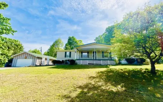 Peaceful Private Country Living on 4+ Acres, with Garage
