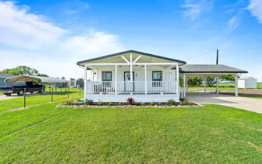 Remodeled Banquete ISD Home on Nearly 1 Acre Lot