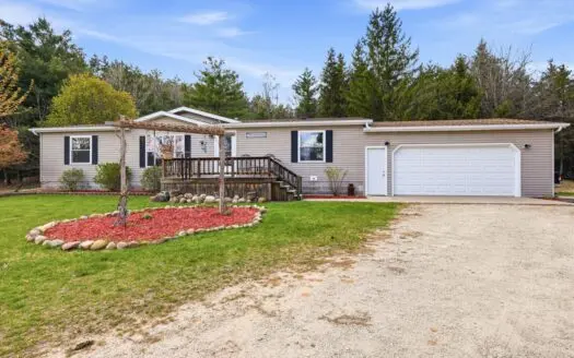 Country Home on Acreage For Sale in Wild Rose, WI