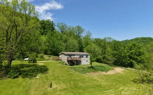 SW Wisconsin Country Home, 30.53 Wooded Acres (Driftless Region)