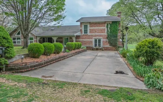 100 Acres, Home, Classic Cars, Farm Equipment in NE Oklahoma