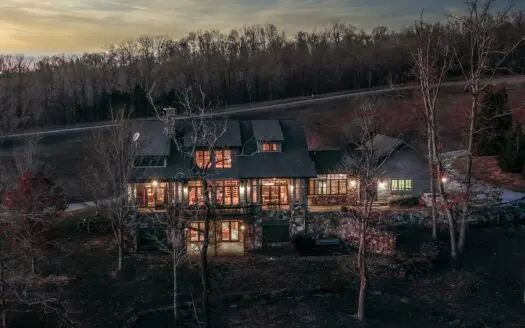 Premier Lakefront Home on Dale Hollow Lake in Albany, Kentucky