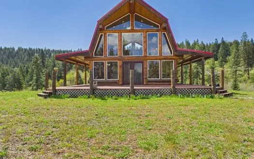 Secluded Idaho Log Cabin on Acreage For Sale in Clearwater County