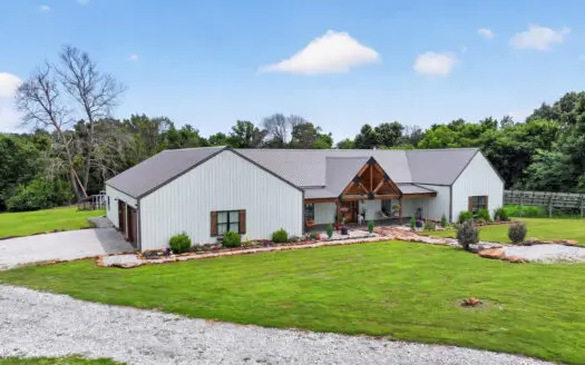 Pryor, Oklahoma Country Home For Sale