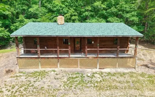 Country Home and Acreage for Sale in Salem, VA!