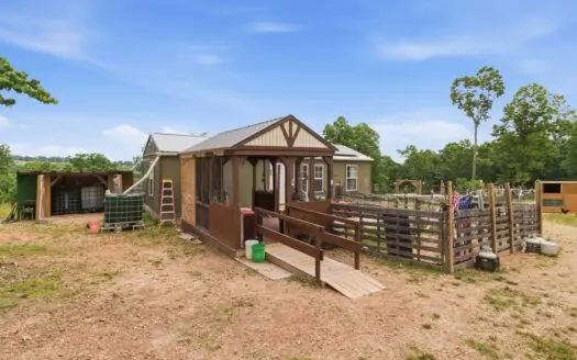 2 Secluded Off Grid Tiny Homes on 10 acres in Gainesville, MO