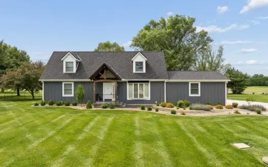 Luxury Country Estate with Shop for Sale in Big Walnut Schools