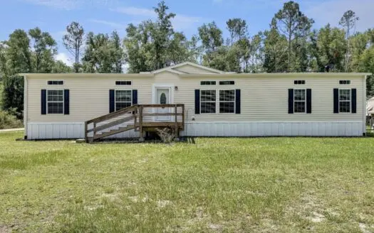Manufactured Home Located In Live Oak, FL