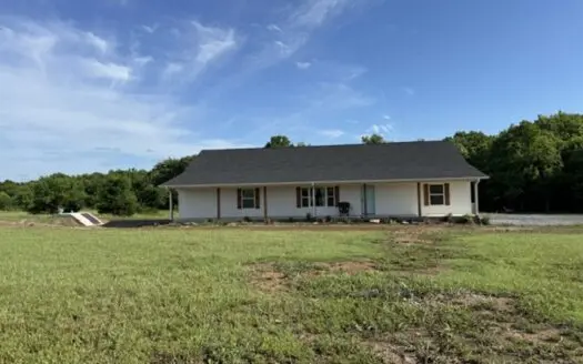 Country Home in Stratford, OK 4 Bedroom, 2 Bathroom on 2 ACRES