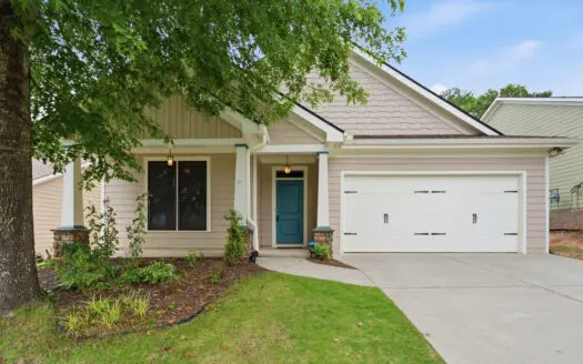 Move-in ready!  Priced to move quickly!  3 bdrm / 2 bath ranch