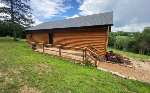 Country Home on 11.64 Ac Bordering Buffalo Natl River For Sale