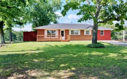 Remodeled Home on 9.7 ± Acre Homestead in Salem, MO – Fenced