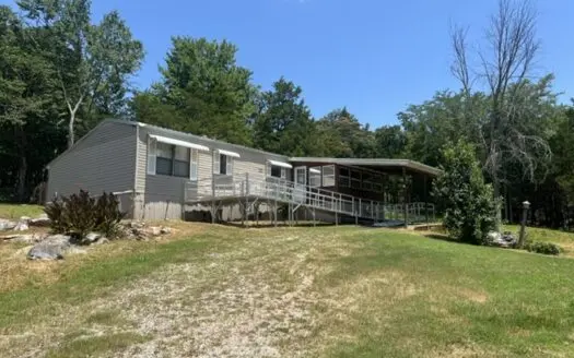 2 Homes, Shop/Apartment, Garage, & 8 Acres