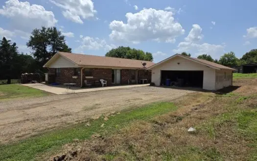 Country Home – Shop – Barn – 7 Acres – Homestead Property