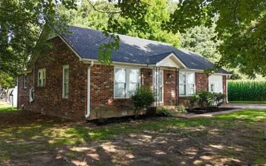 Country Home for Sale Outside Martin, TN City Limits