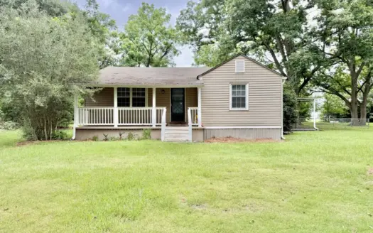 2 Country Homes on 3.2acres located South of Enterprise Alabama