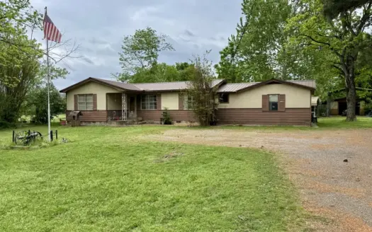Peaceful Country Living on 1.5 Acres – Minutes from Town