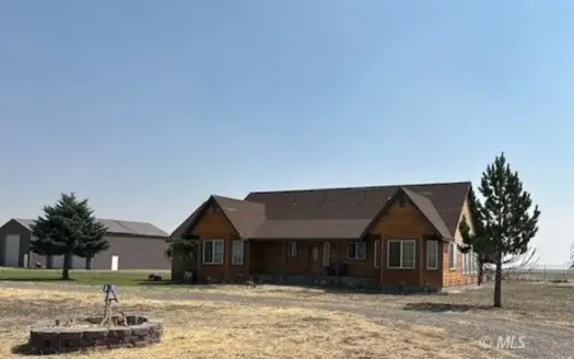 12 Acres of Country Living in Cedarville