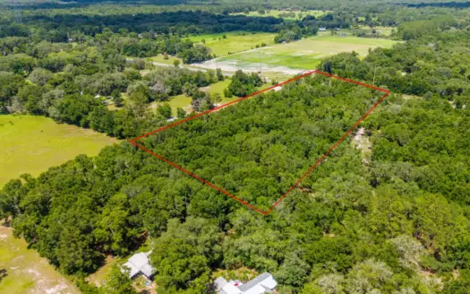 5 acres of buildable land located in Old Town FL