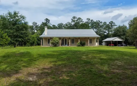Beautiful Home on 5 Acres in O’Brien, Fl!