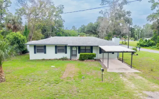 3 Bedroom home in the Heart of Trenton, FL