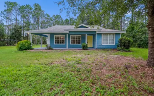 Home on 2 Acres in Trenton, FL