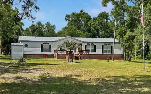 In-Ground Pool Home For Sale in White Springs, FL 32096