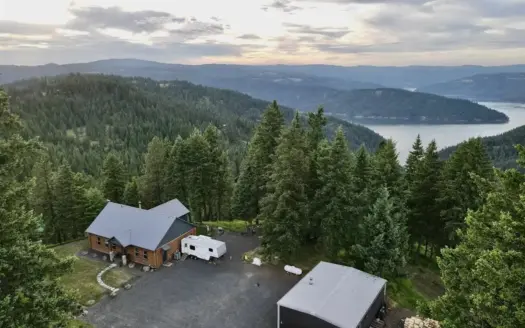 Your Dream Home Above Dworshak Reservoir Awaits