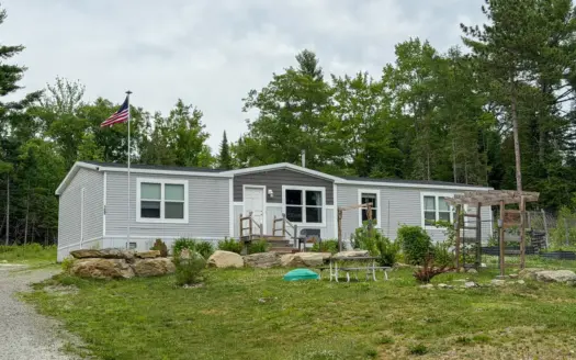 Private Country Home on 2 Acres – Clifton, Maine
