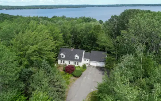 Home in Charming Coastal Town – Surry, Maine