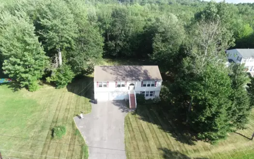 Spacious Family Home in Quiet Neighborhood – Hermon, Maine