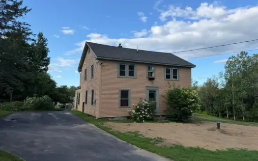 Classic Maine Farmhouse on 8 Acres – Dixmont, Maine
