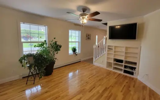 Modern Colonial with Beautiful Gardens – Saint Albans, Maine