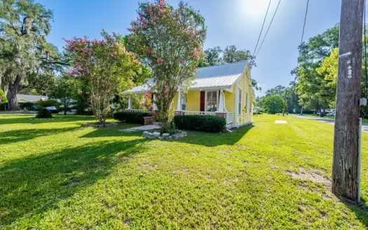 2 Bedroom Cracker style home In Town of Trenton, FL