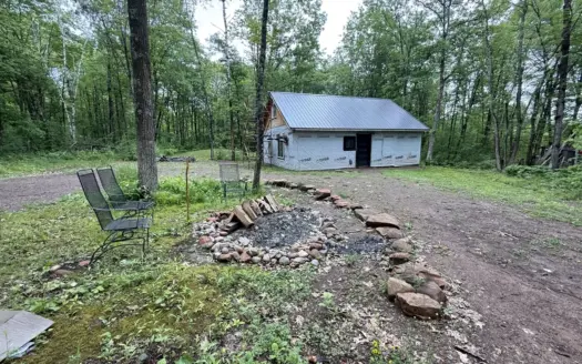 Tiny Home, Cabin, or Starter Home on 1.54 acres in Sandstone, MN