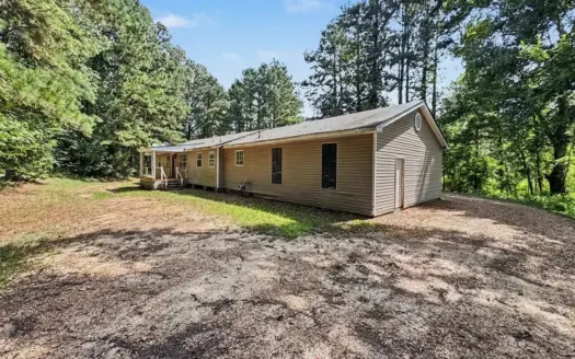 3BR Home on 1.7 Acres in Natchez, MS