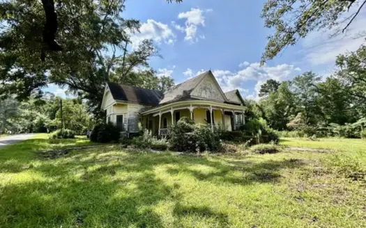 Historic Fixer-Upper in Lawrence County Silver Creek Mississippi
