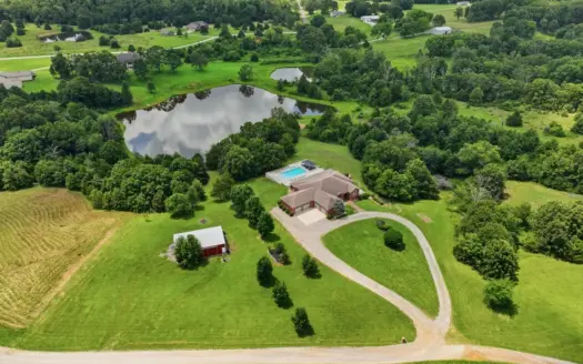 Lakefront Home with 5 BR, 3 BA on 9.64 Acres in West Plains, MO