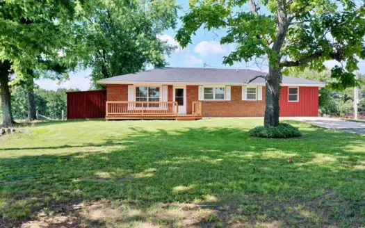 Remodeled Home on 9.7 ± Acre Homestead in Salem, MO – Fenced