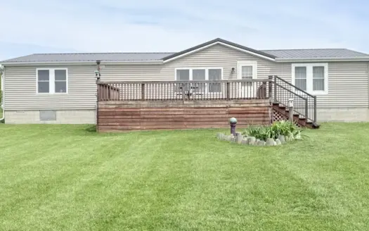 Country Home on 5 Acres m/l with Outbuildings