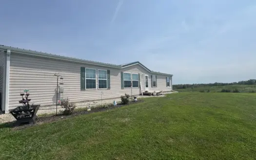 Five Bed, Two Bath Home Near Ridgeway, MO