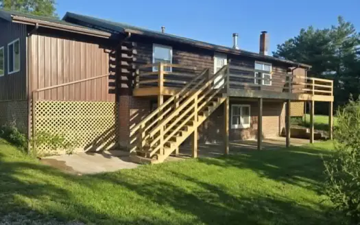 Country Home and 1.54+/- Acres For Sale