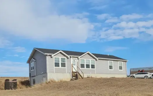 Country Home Sitting on 2.5 Acres in Davis County, Iowa