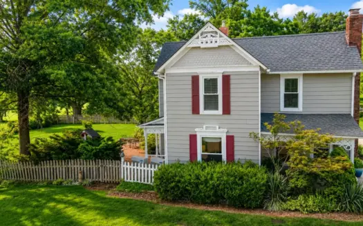 Farm House for Sale In Peculiar Missouri