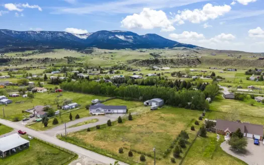 Country Home on Acreage For Sale in Livingston, Montana
