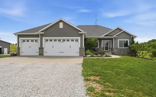 3 Acre Home just south of Sprague