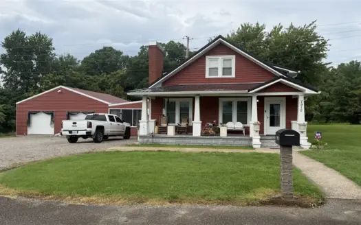 3 bed 2.5 bath country home for sale in Bee Spring Ky.