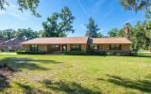 3 Bed 3 Bath Home Located In Country Club In Lake City Florida