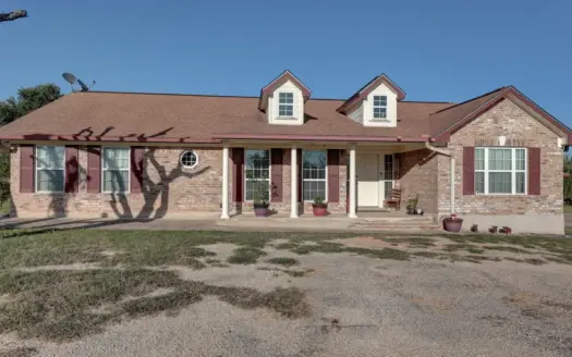3/2 Brick home on Acreage in Harper TX!